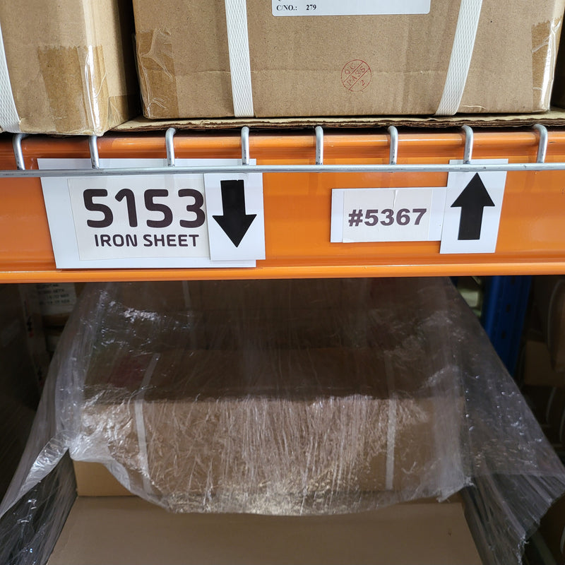 Magnetic Label with Black Arrow | 70mm x 40mm (0.9mm Thick)